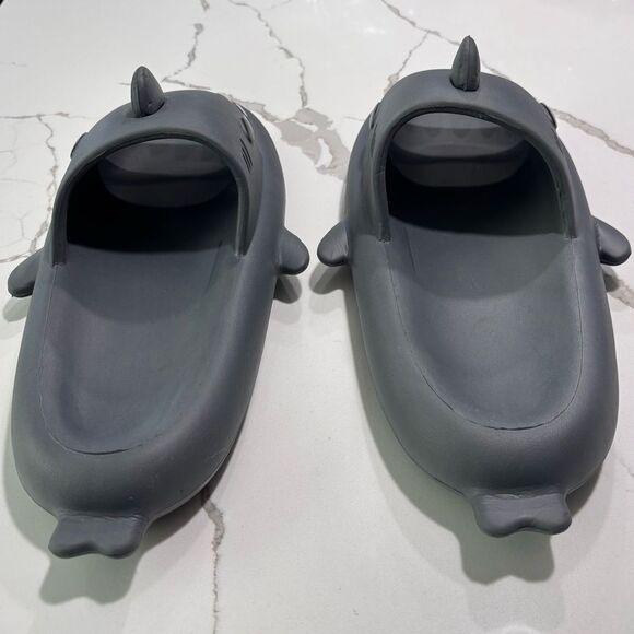 Men’s Women's Unisex Non Slip Grey Shark Slip On Slides - Picture 9 of 15